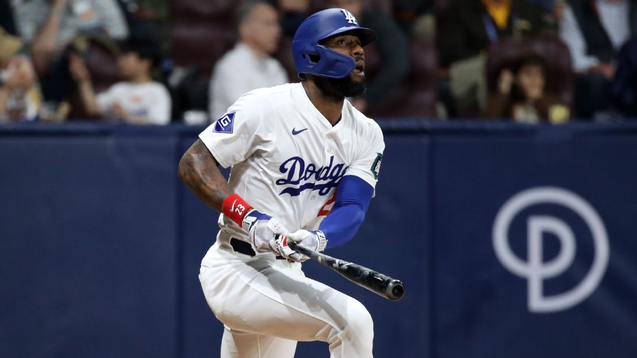 Jason Heyward returns to Dodgers with HR; Max Muncy hits IL