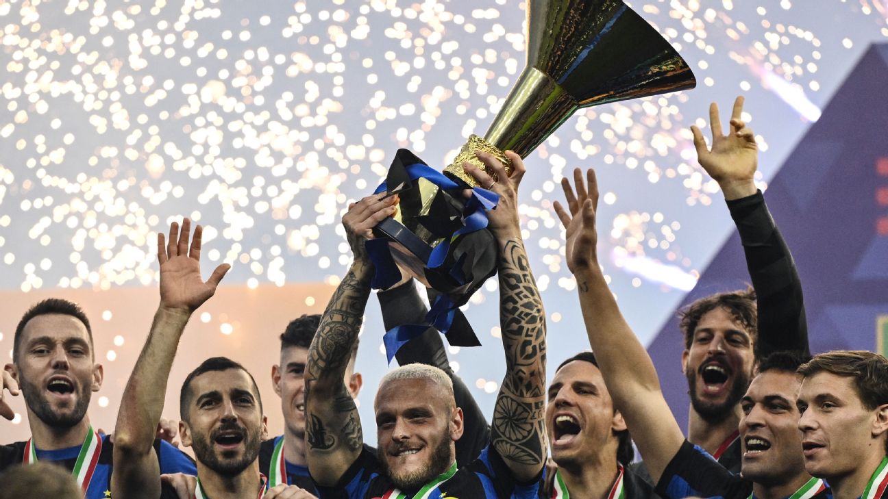 Inter finally lift Scudetto with fans after home draw