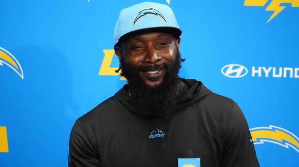 How Chargers coach NaVorro Bowman can rebuild LB room