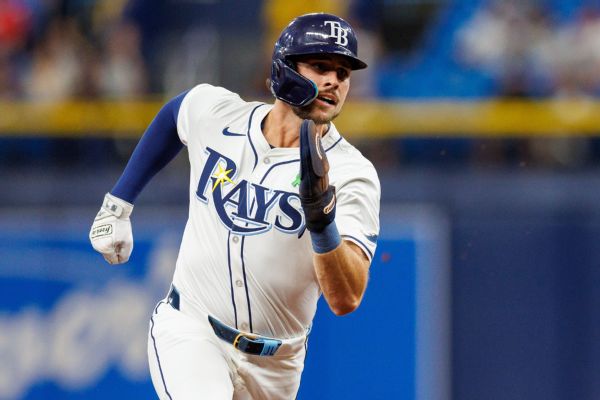Rays  Lowe exits with injury after awkward swing