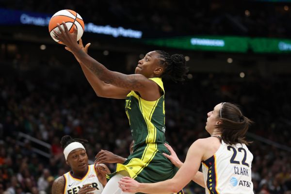 Storm’s Loyd outshines Clark as Fever fall to 0-5