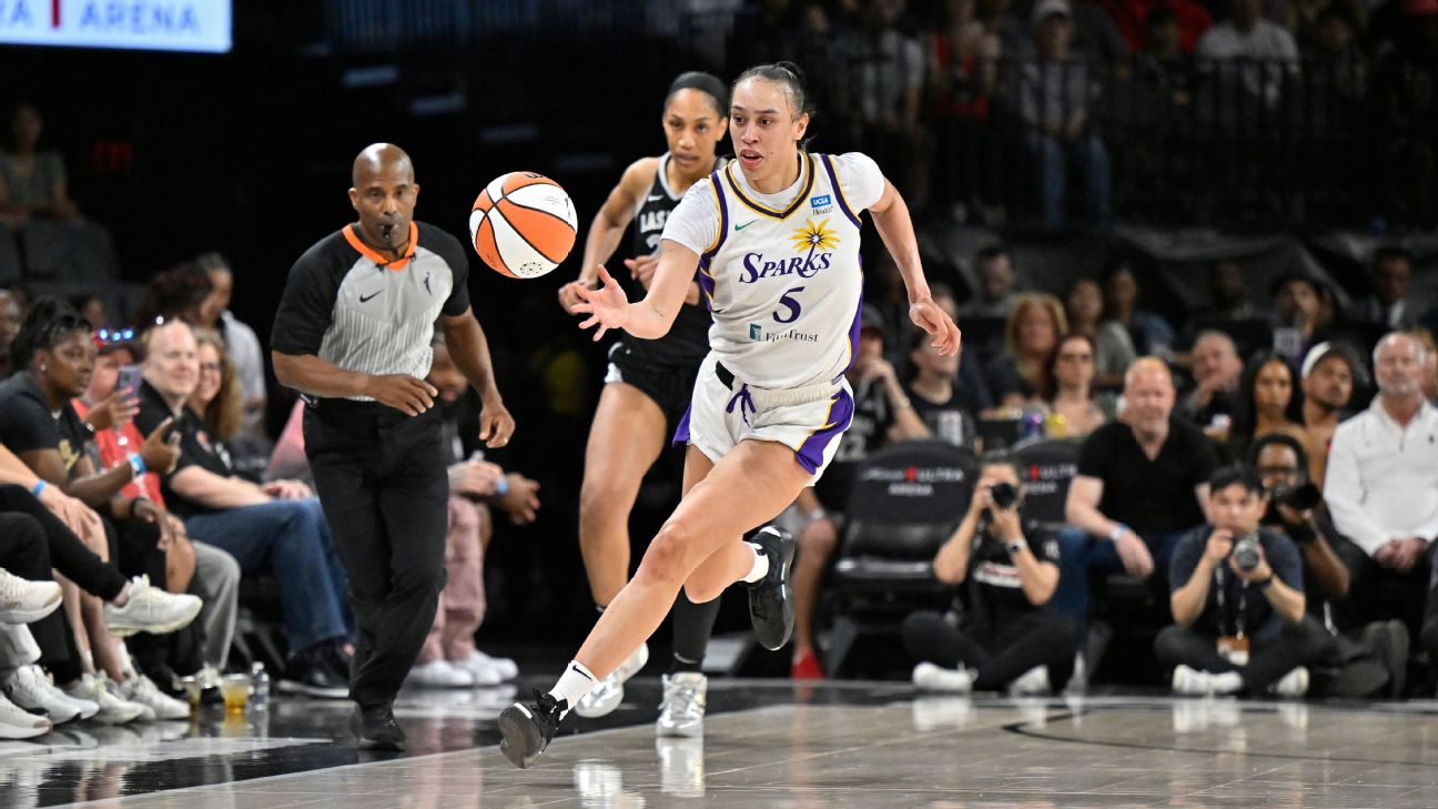 Forward Dearica Hamby signs extension with Sparks through 2025