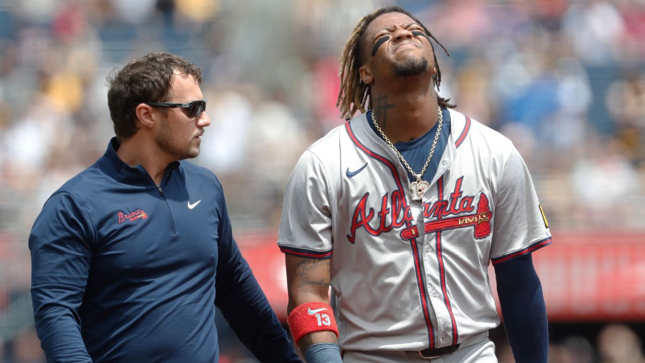 Acuna to have MRI on knee, expects to go on IL