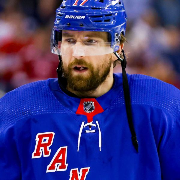 Wheeler returns to lineup for Rangers in Game 4