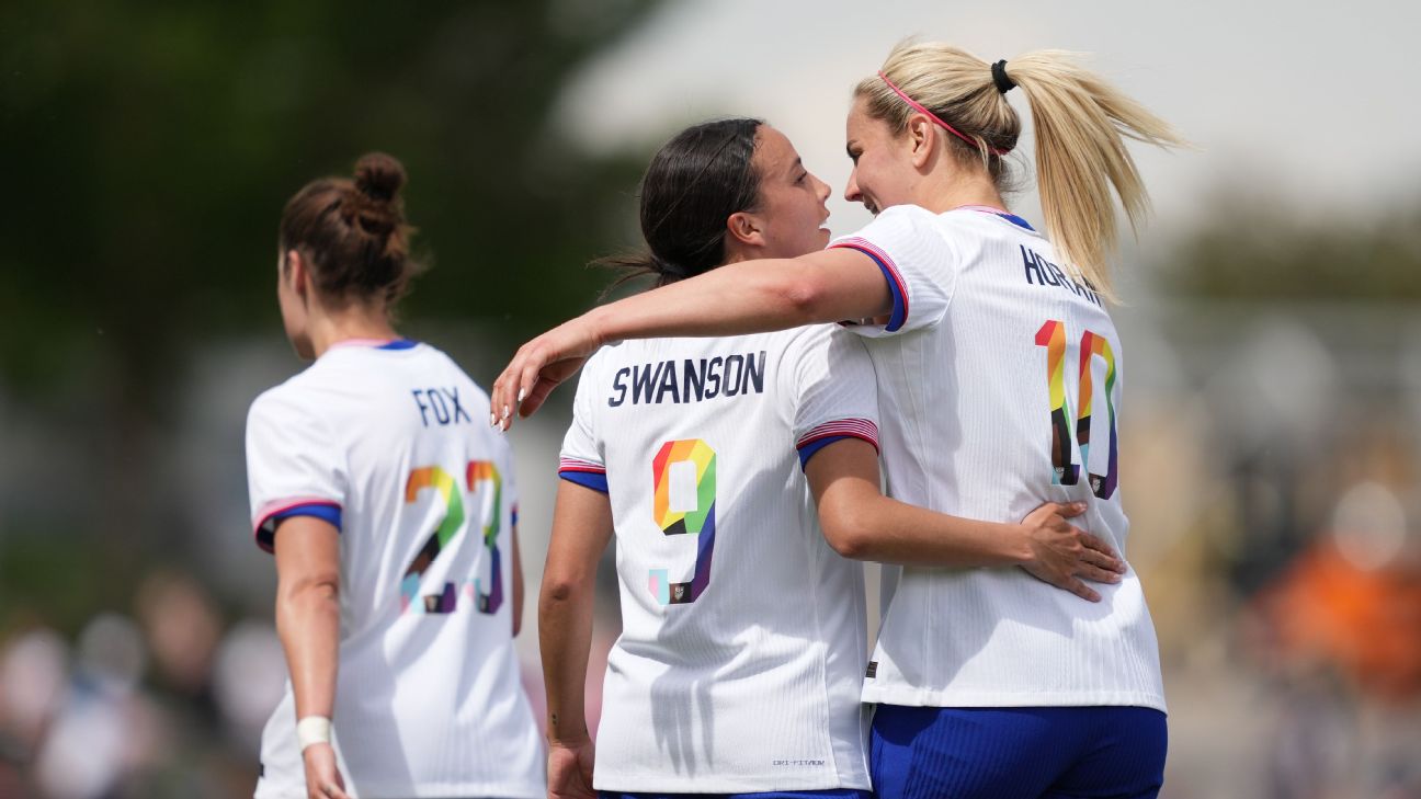 Swanson nets pair as USWNT rolls in Hayes  debut