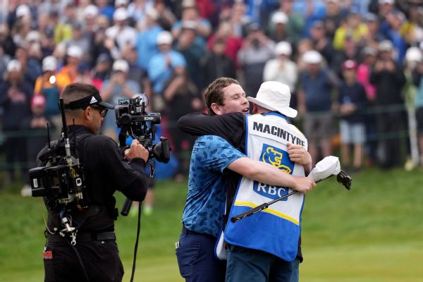 MacIntyre wins Canadian Open with dad as caddie