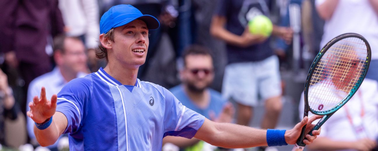 De Minaur downs Medvedev to reach French quarters