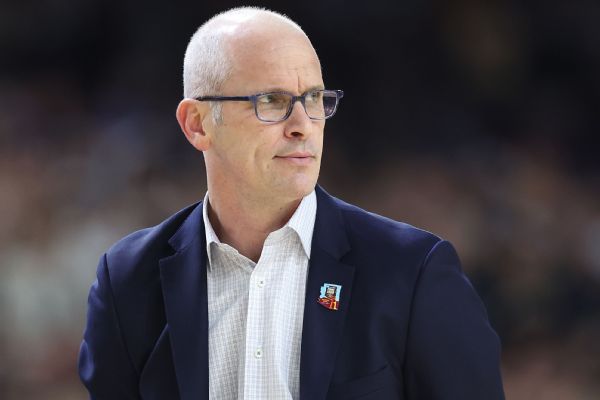 With UConn deal done, Dan Hurley's focus fully back on court