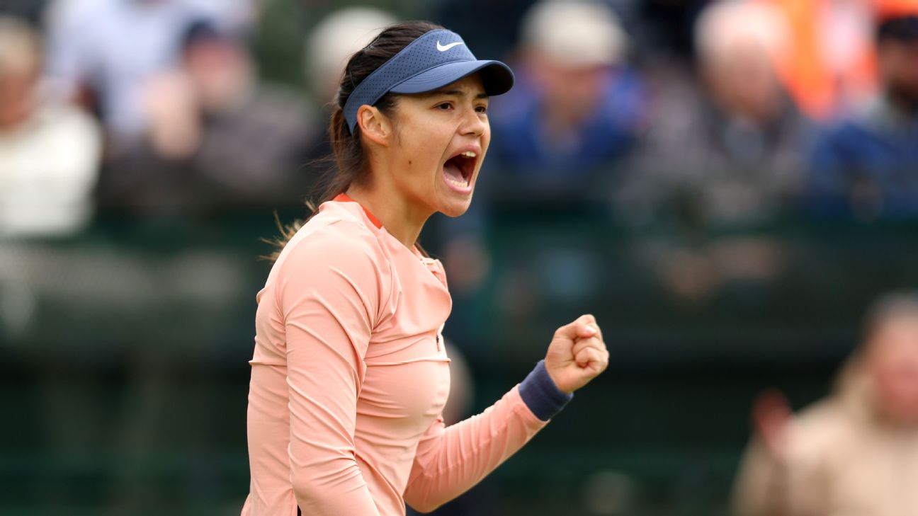 Raducanu wins in grass-court return vs. Shibahara