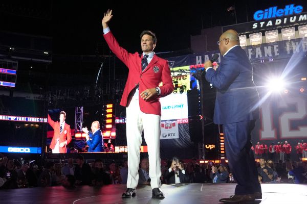 Tom Brady inducted into Patriots Hall of Fame, No. 12 retired