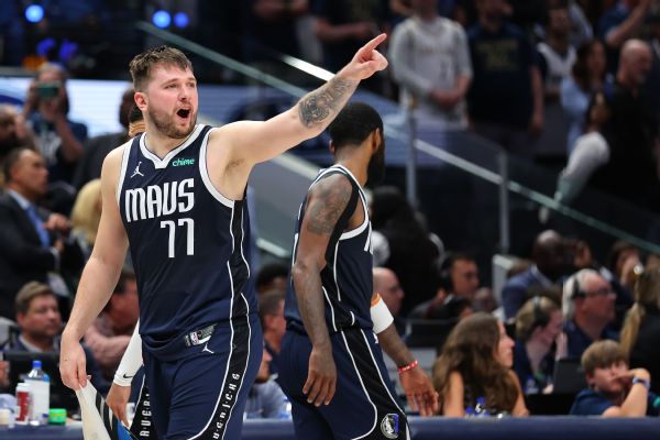 Mavs' Luka Doncic gripes about refs after fouling out in Game 3