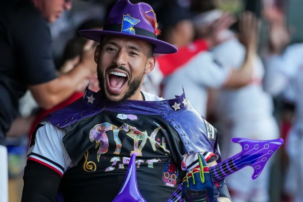 Twins  Correa rocks out in post-HR Prince tribute