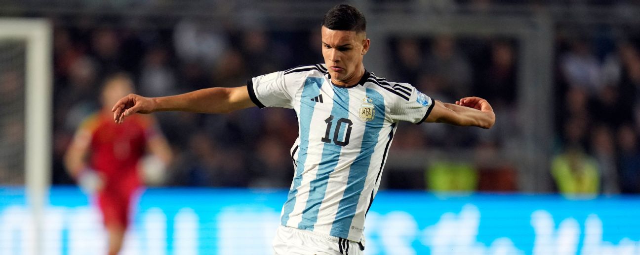 Mercado de pases: Racing acelera por Valentín Carboni para el 2026 Mercado de pases: Racing acelera por Valentín Carboni para el 2026