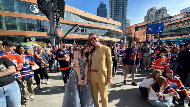 'It's a way better party': Couple ditches prom for Stanley Cup Game 4