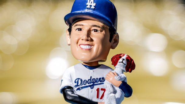 Dodgers' giveaway Shohei Ohtani bobblehead with dog, Decoy