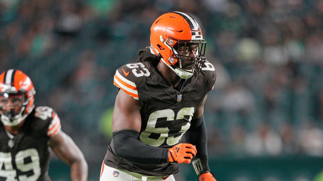 Browns' Lonnie Phelps waived after crashing car into restaurant