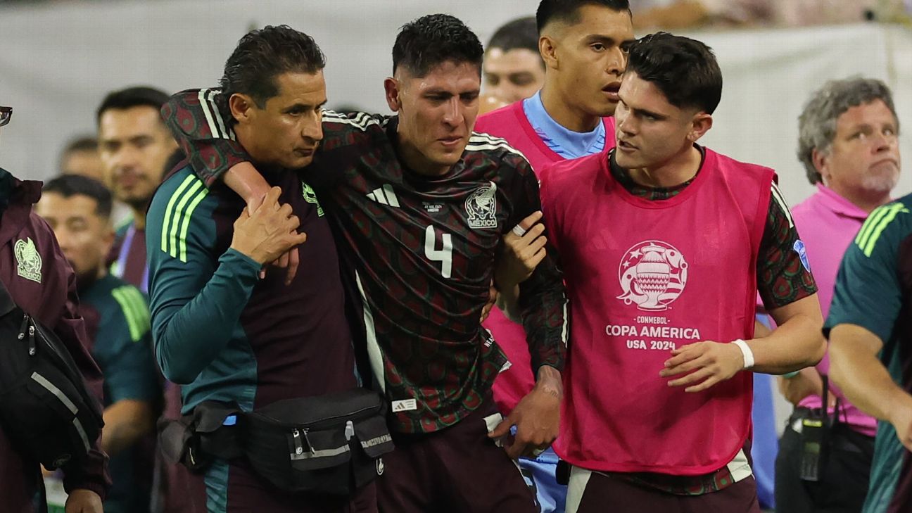 Mexico’s Álvarez forced off in tears in Copa win