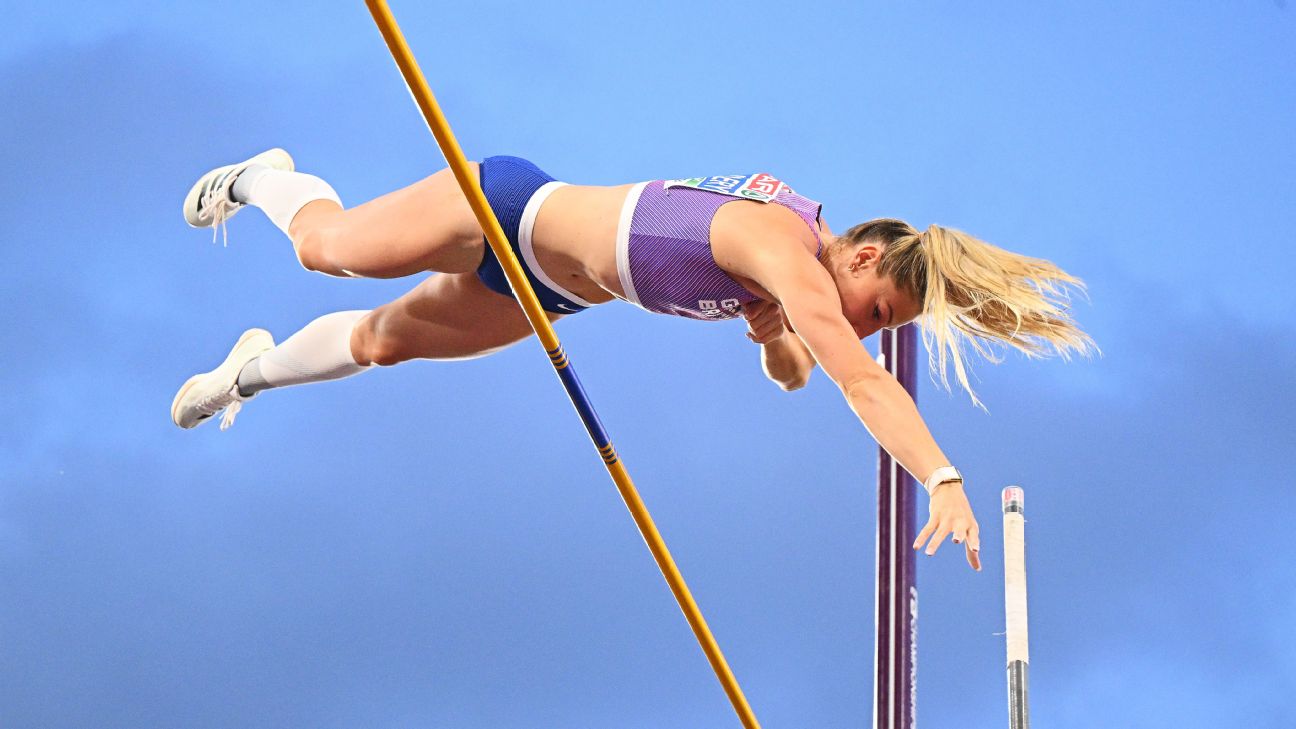 Caudery sets record in women s pole vault