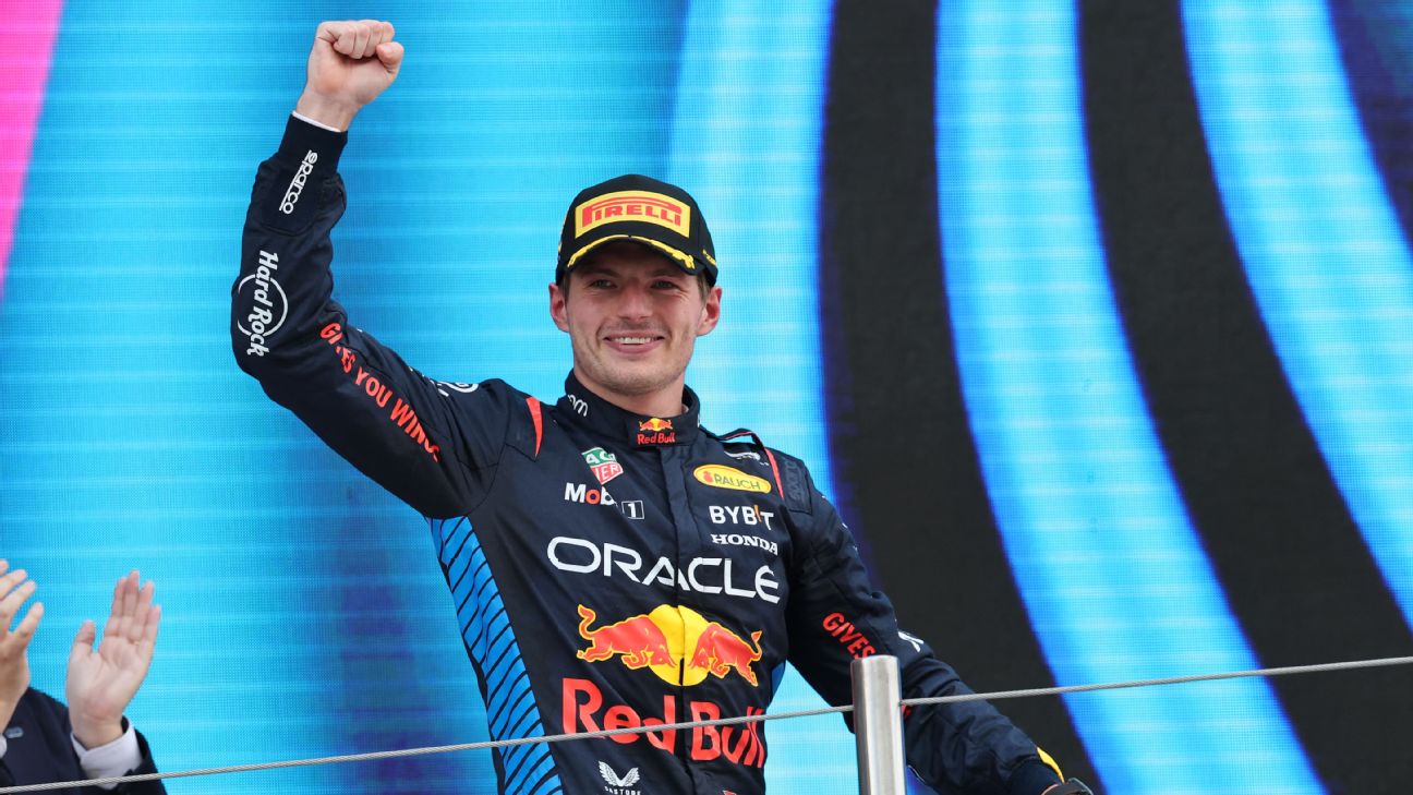 Verstappen stays at Red Bull amid Mercedes links