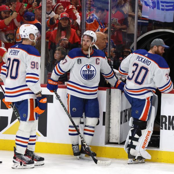 In defeat, Oilers' Connor McDavid wins Conn Smythe Trophy