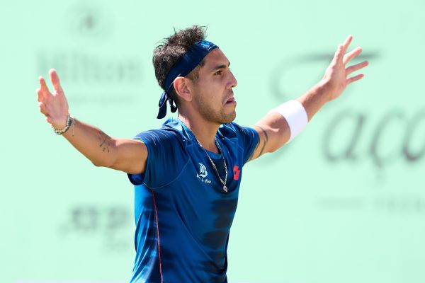 Tabilo 1st Chilean man to win grass-court title
