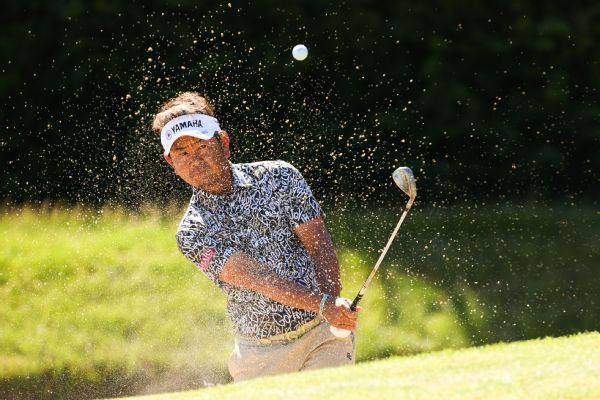 Fujita leads, Stricker lurking at U.S. Senior Open