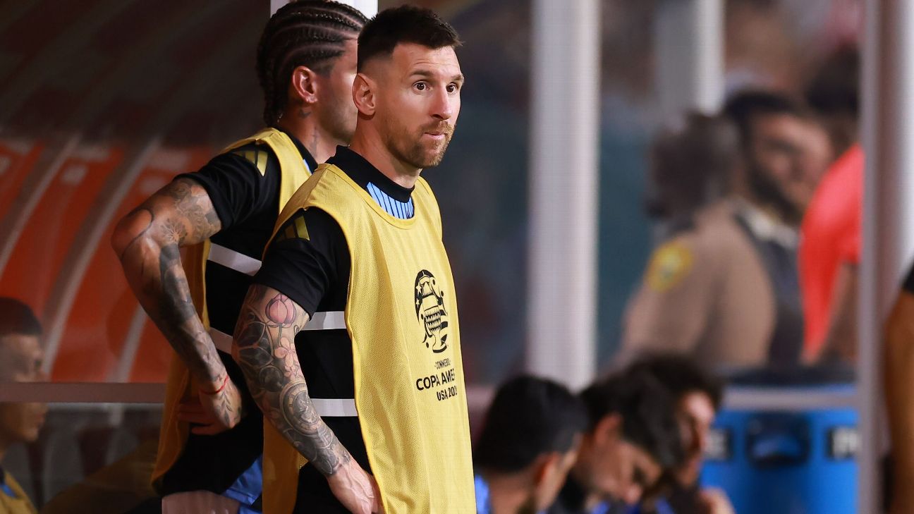 Messi 'improving' as Argentina look toward QF