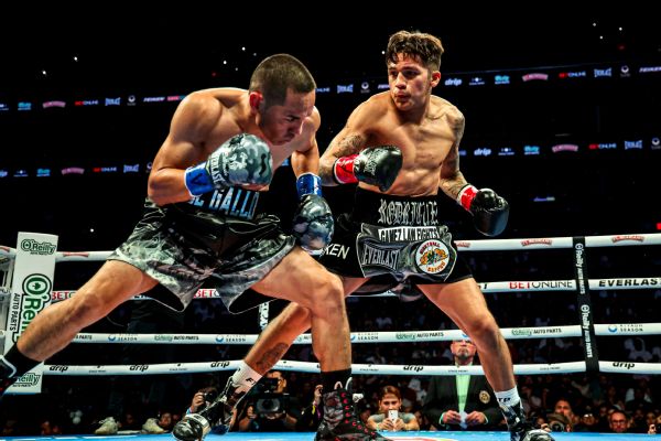 Rodriguez takes Estrada's title with 7th-round KO