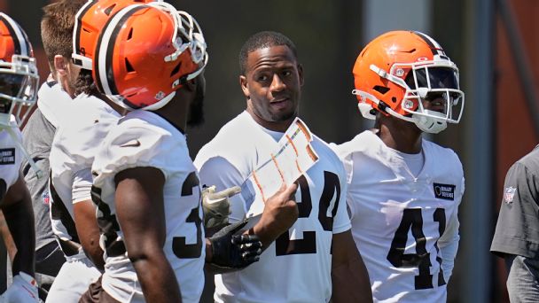With Chubb's return uncertain, Browns have options in run game