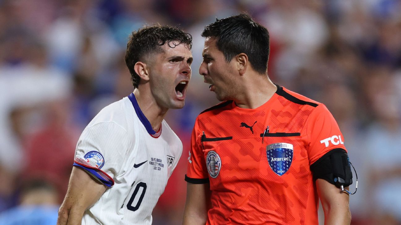 Pulisic 'can't accept' referee as U.S. exits Copa