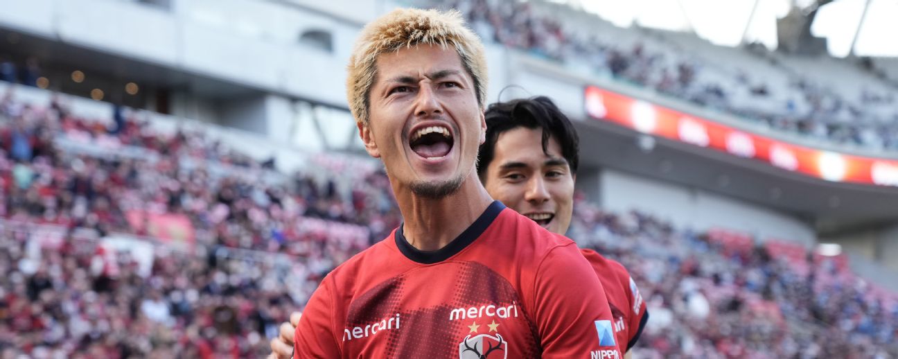 Kashima Antlers' Gaku Shibasaki during the 2023 J1 League match between Kashima  Antlers 1-2 Yokohama FMarinos at Kashima Soccer Stadium in Ibaraki, Japan,  September 24, 2023. (Photo by AFLO Stock Photo - Alamy