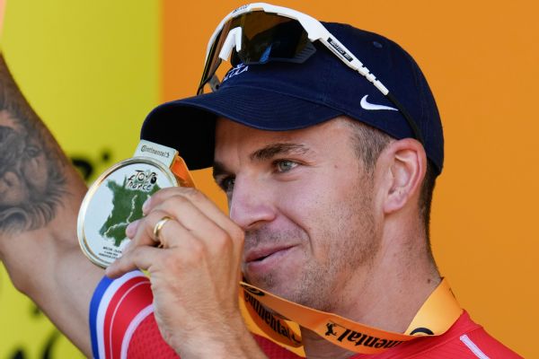 Groenewegen wins Stage 6 of Tour de France