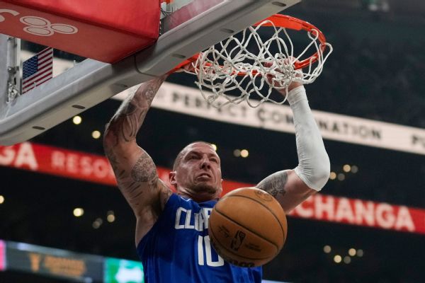 Sources: Pelicans add center Theis on 1-year deal