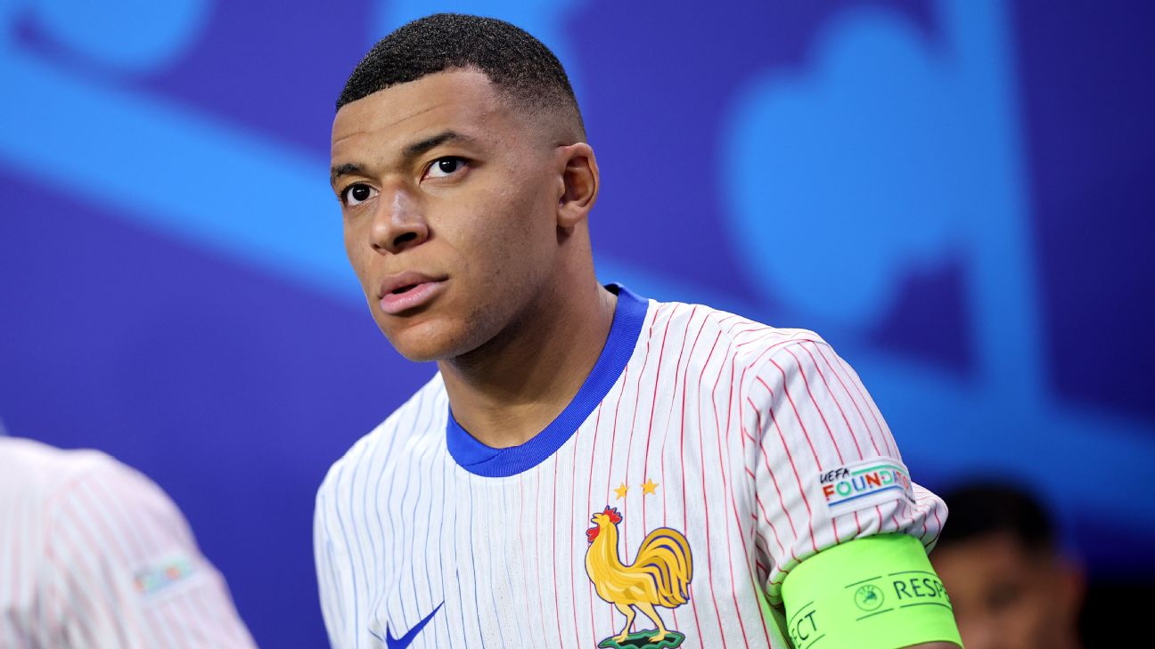 Madrid fans face month delay for Mbappé jerseys