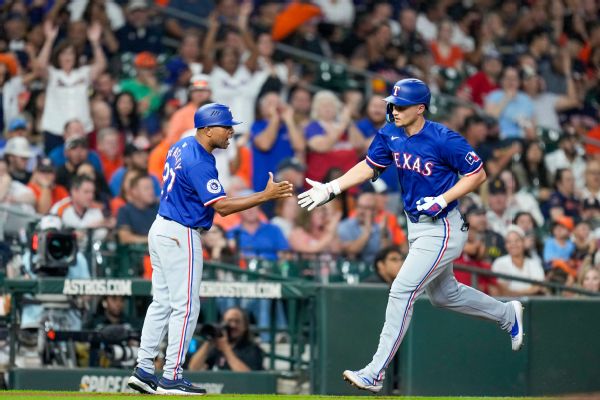 Seager replaces Correa, gives Rangers 3 All-Stars