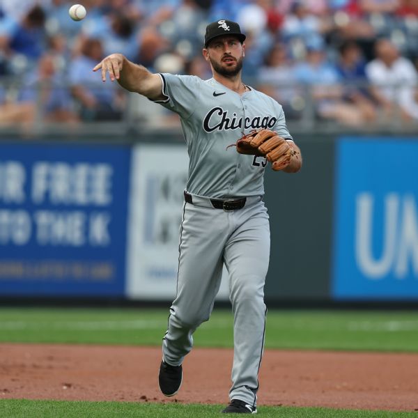 Royals add offense, acquire White Sox SS DeJong