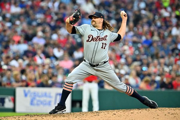 Rangers acquire lefty reliever Chafin from Tigers