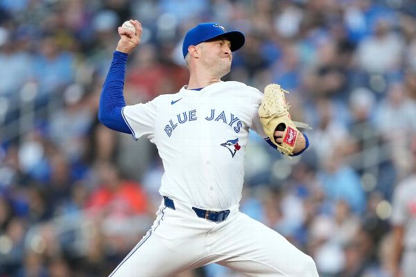 Twins add bullpen help, pick up Jays’ Richards