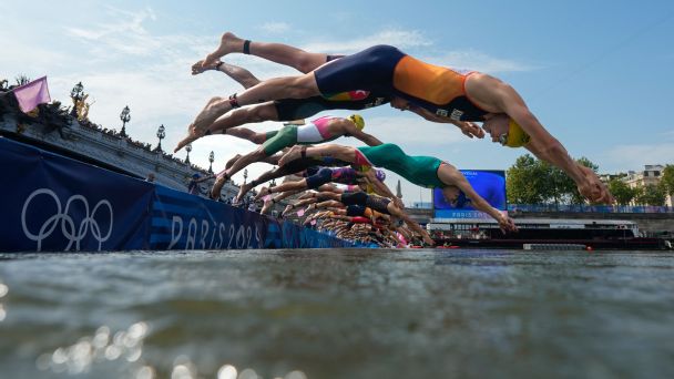 A first dip in the Seine and more from Wednesday at the Paris Games