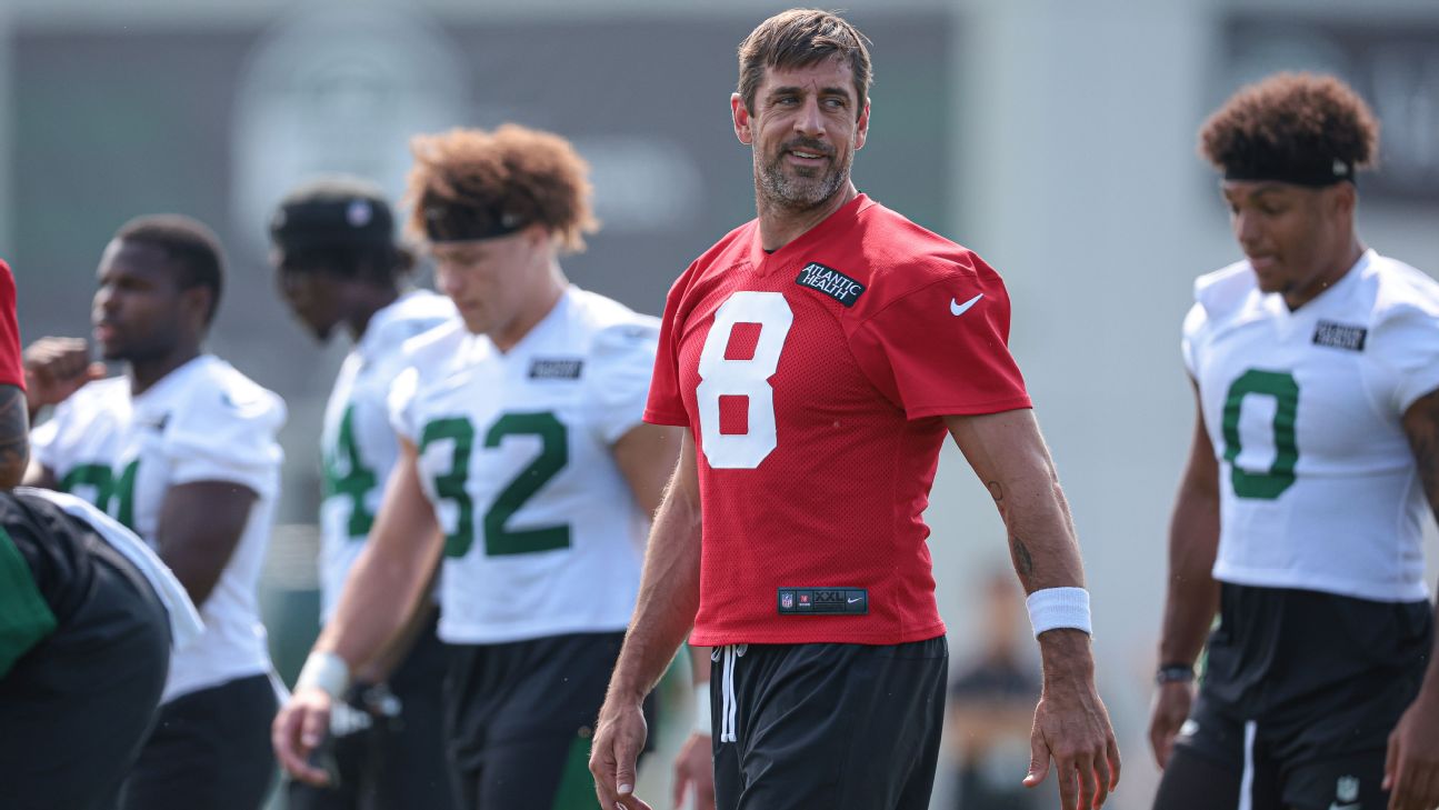 Jets QB Rodgers strong in 90-min scrimmage