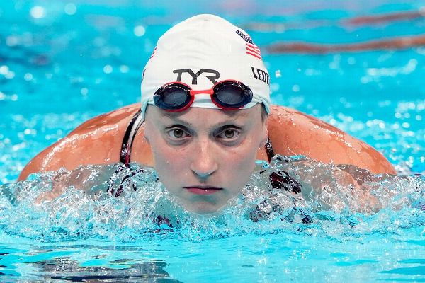 Ledecky tops Titmus, wins 4th straight 800m free