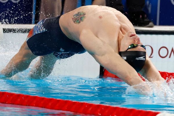 U.S. sets swimming record, takes mixed medley