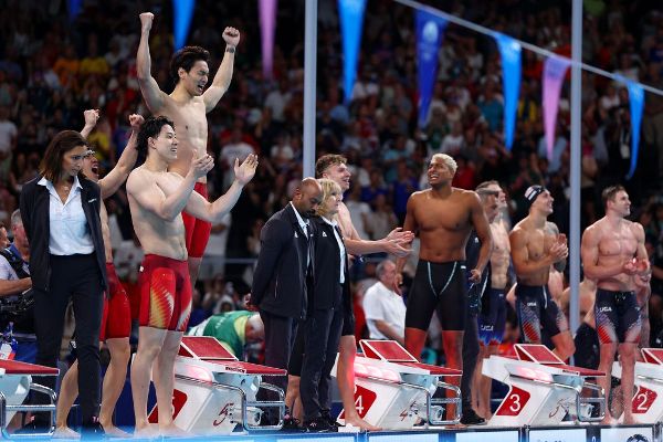 China dethrones U.S. in men’s 4x100m relay