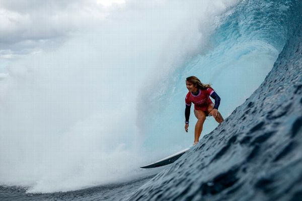 U.S. surfer Marks wins women’s gold in Tahiti