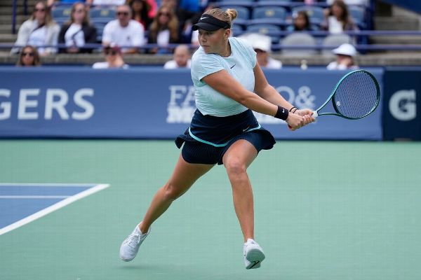 Anisimova to face Pegula in final at Toronto