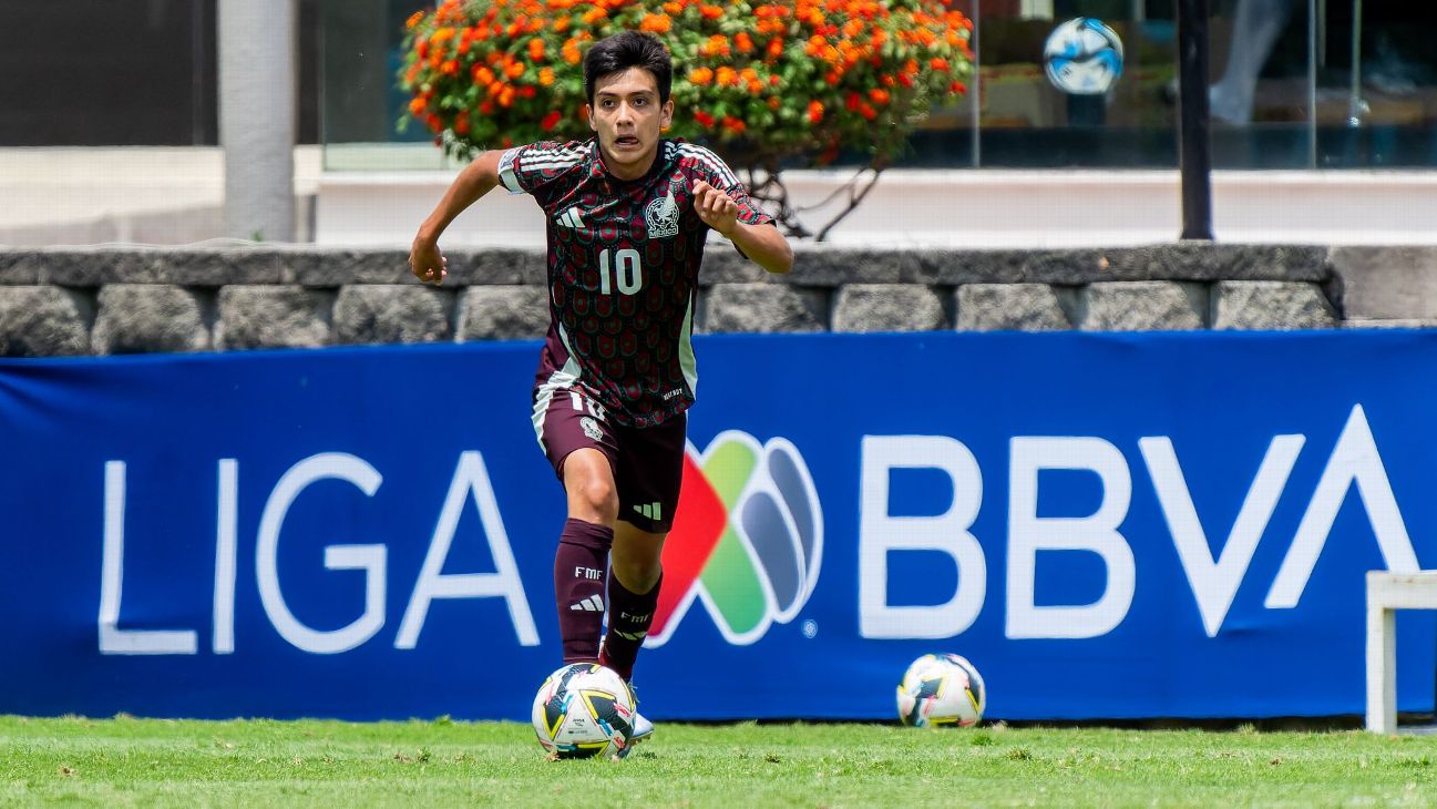 Mora con la Selección Sub-19