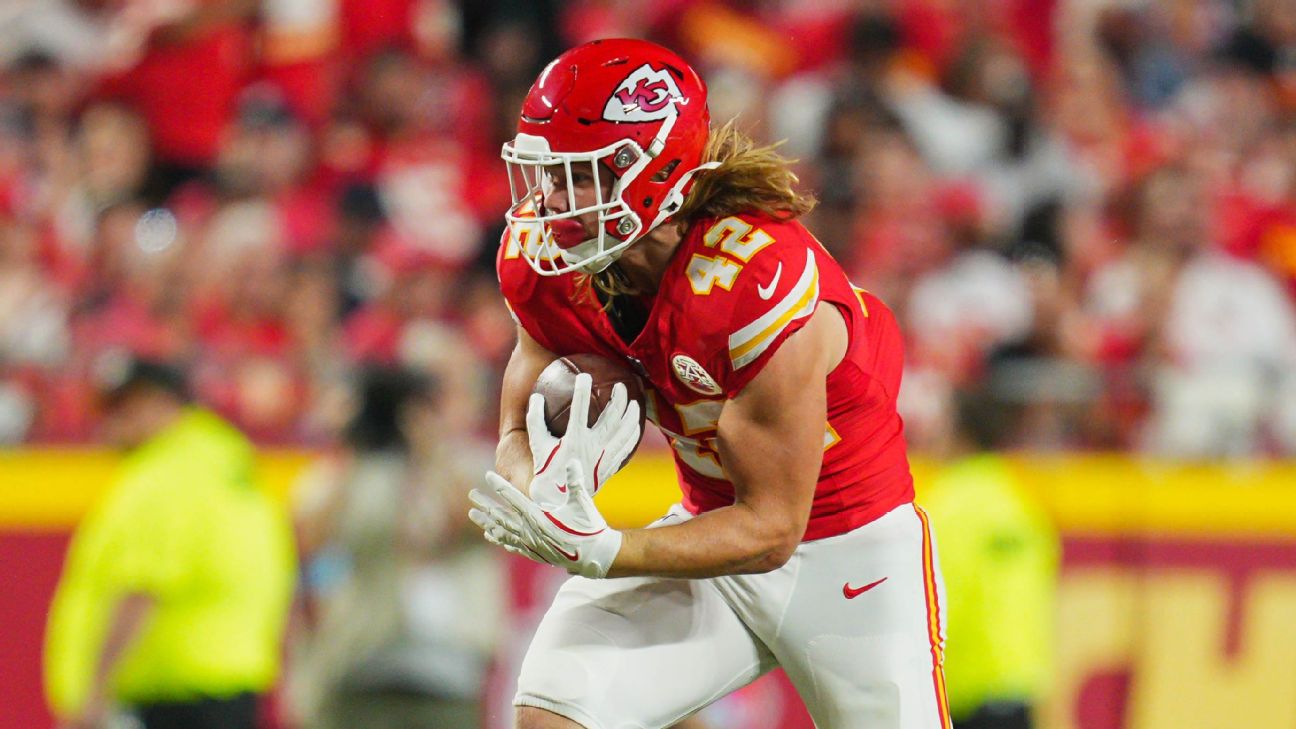 Chiefs' undrafted rookie Carson Steele emerges as RB2 - ESPN