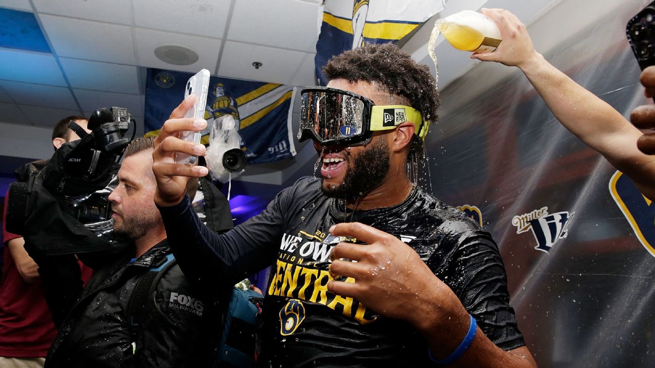 Brewers serve non-alcoholic champagne in baby carriage to Jackson Chourio