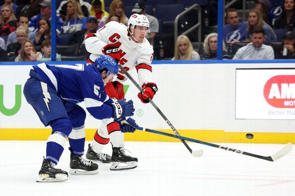 Brind Amour plays 1st game coached by dad  Rod