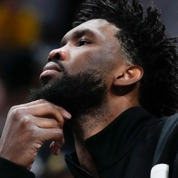 76ers' Embiid given technical foul for waving towel on bench